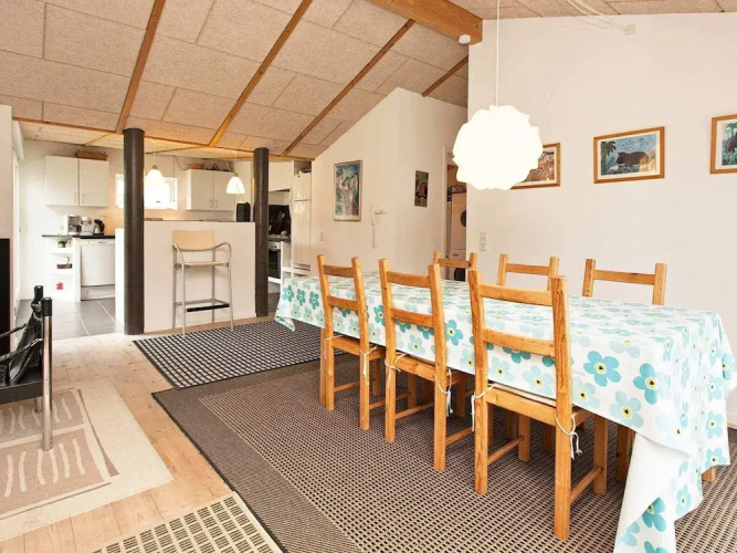 6 Person Holiday Home in Dronningmolle-by Traum