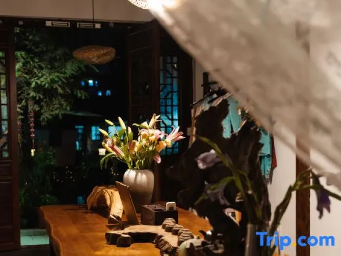 Shanghai Zhifu Inn