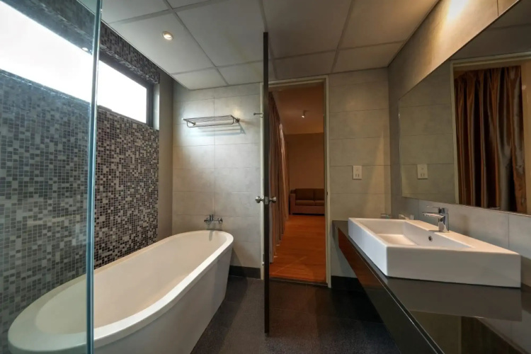 Acappella Suite Hotel