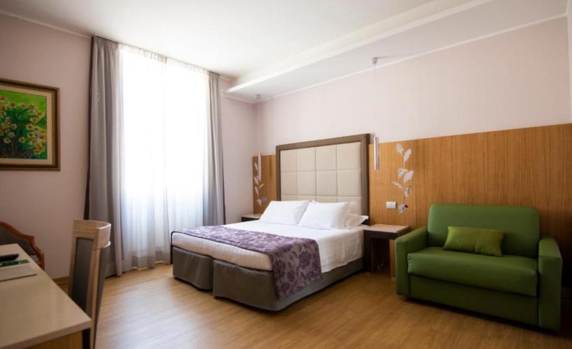 Triple room with view