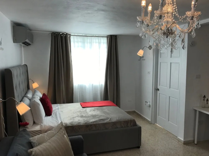 Chandelier 202