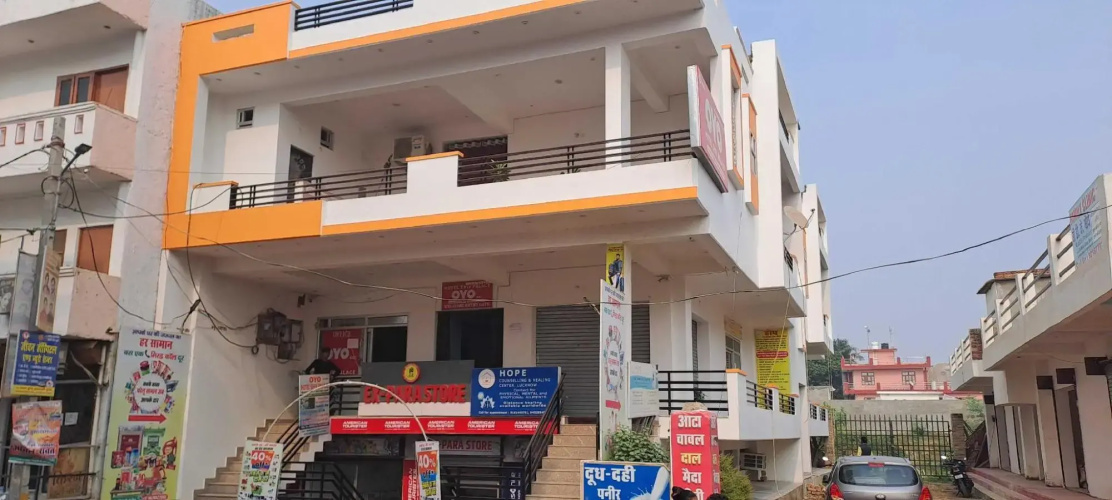 OYO 80490J Shiv Palace
