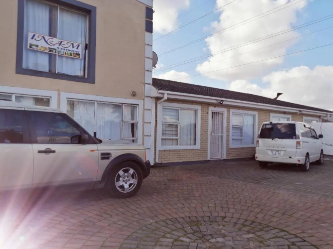 Inams guest House