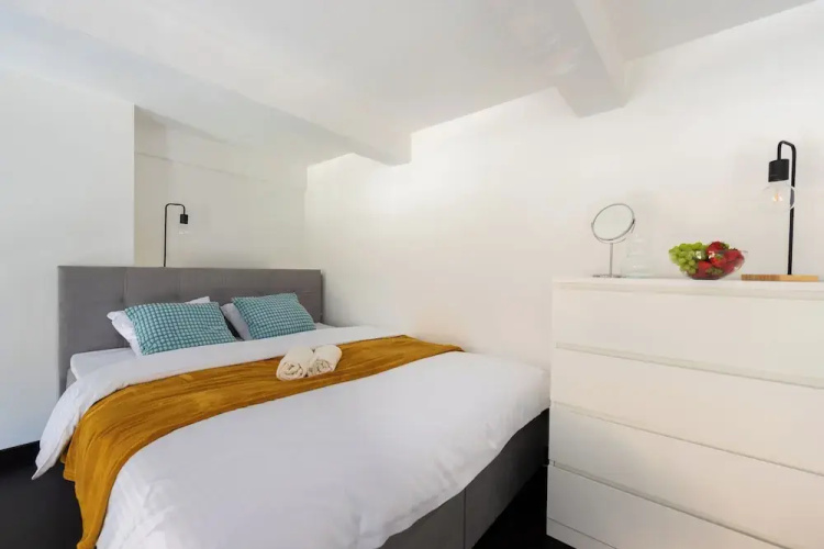 Charming loft-studio apart with parking