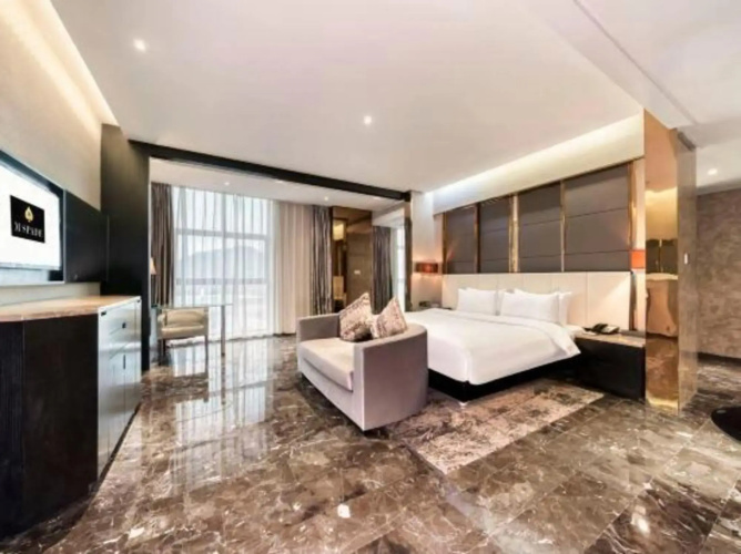 Maitao Crystal Hotel