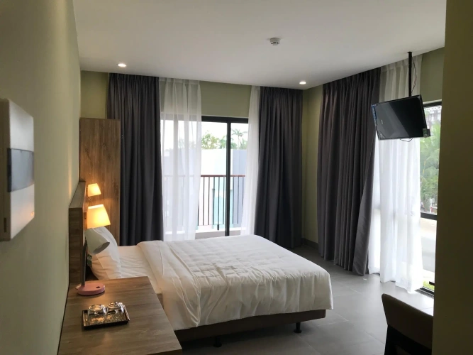 Double Suite with balcony and with partial ocean view