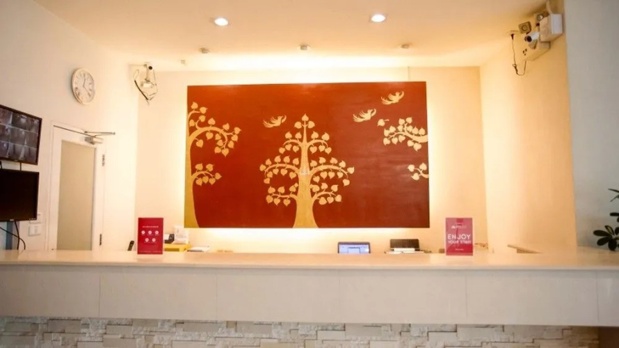 ZEN Rooms Royal Bee