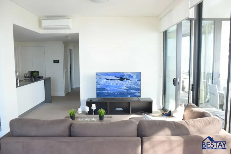 Designer Waterfront Home SH1206