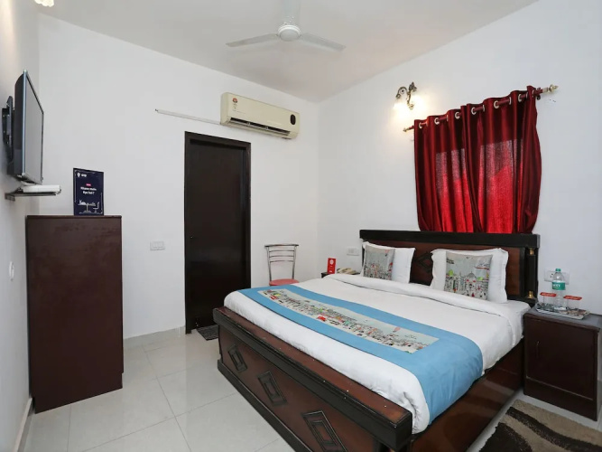 OYO 10500 Royal Awadh
