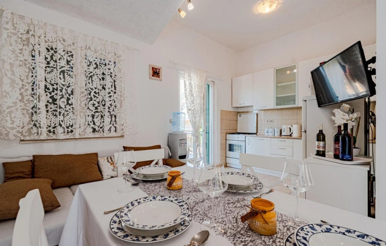Nice Apartment in Osobljava With Wifi and 2 Bedrooms