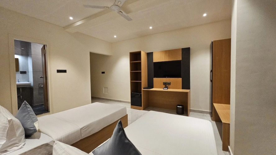 Emerald Urban Comforts