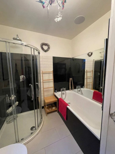 Luxurious 1 Bedroom Flat With Private Garden
