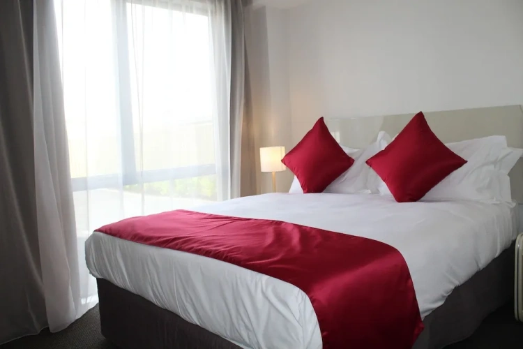 2 Bedrooms Apartment with balcony and with garden view