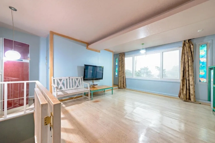 2 Bedrooms Villa with balcony