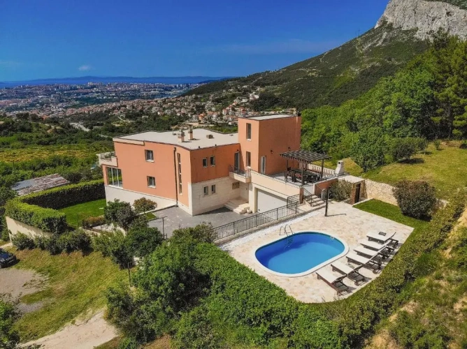 Superior Villa