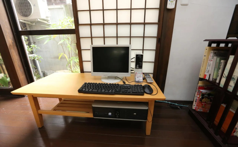 Waraku House