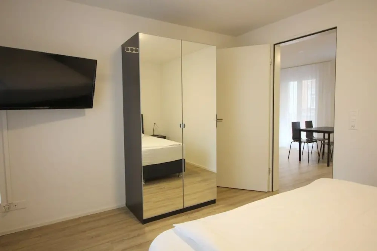2 Bedrooms Apartment