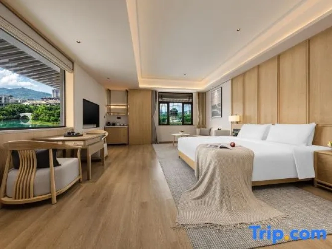 2 Bedrooms Family Suite with lake view