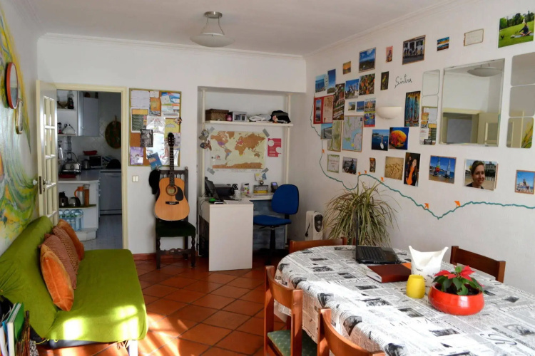 Ljmonade Hostel