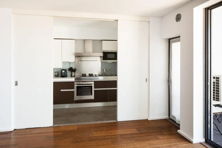 Skyscraper Riverview Lisbon with Indoor Pool