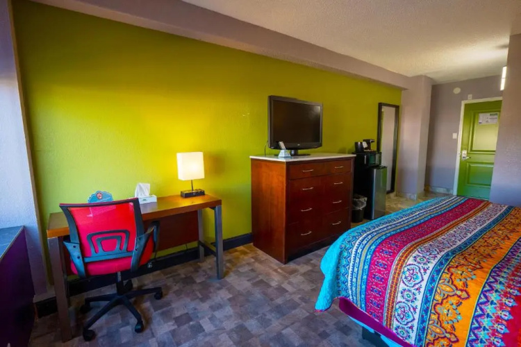 Philly Inn & Suites Hotel