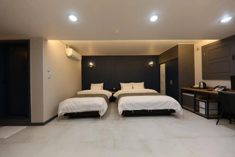 Deluxe Suite