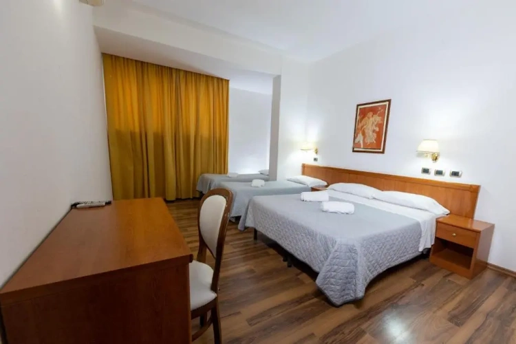 Classic Quadruple room