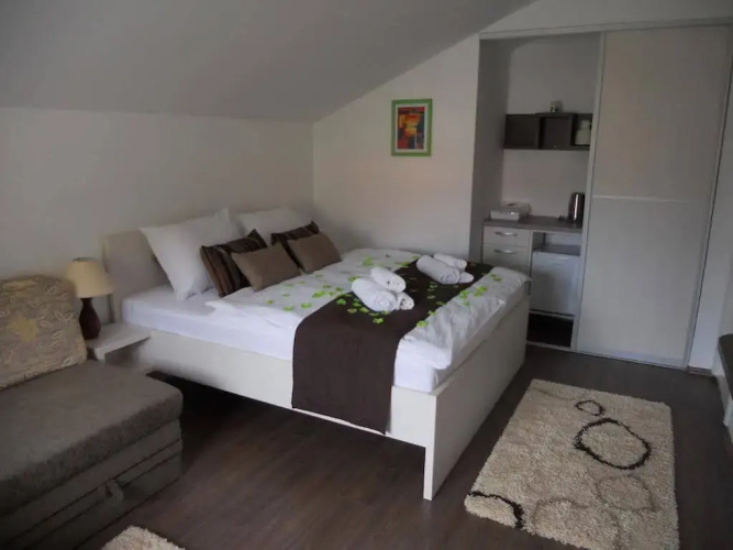 AppleLine Apartments