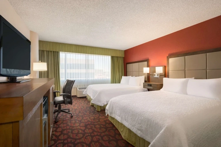 2 Bedrooms Sextuple Suite