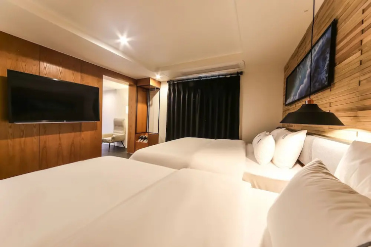 Gray 191 Hotel