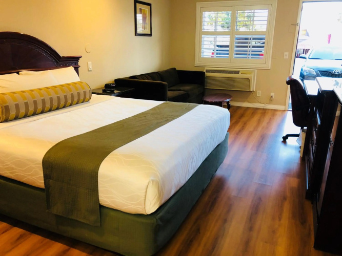 Dynasty Suites Hotel Riverside