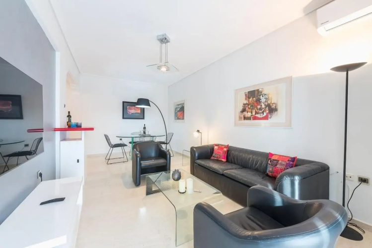 Seaside Central Apartment