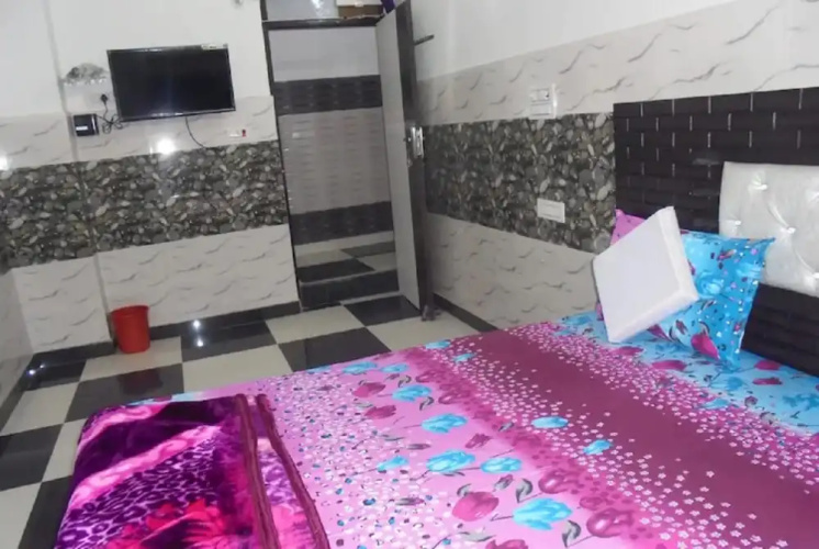 Goroomgo Labh Mahal Meerut