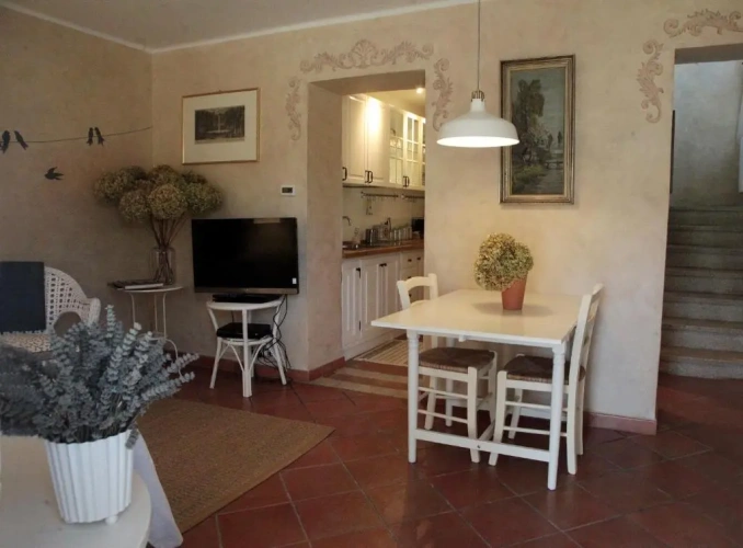 2 Bedrooms Cottage