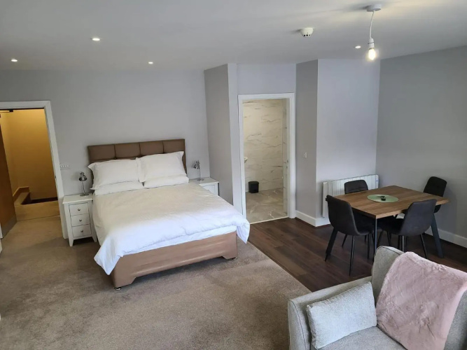 Quay St Apartment