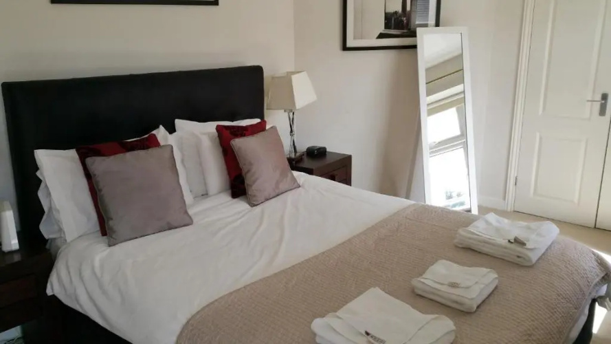 Oxford Apartment