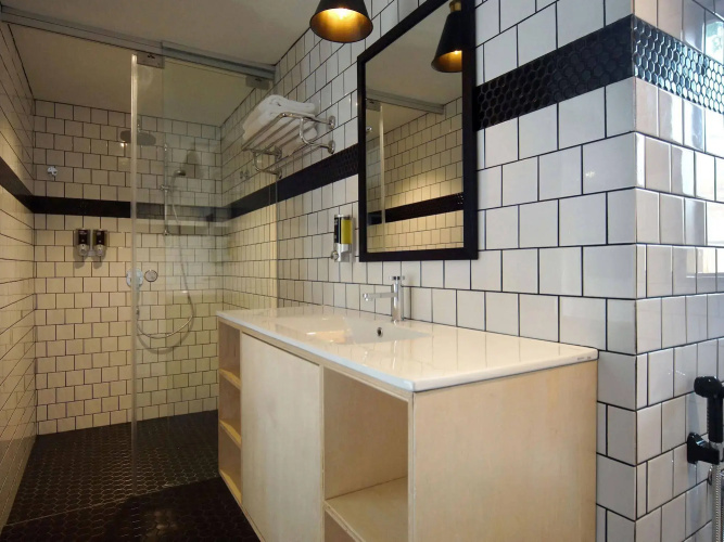 Container Hotel