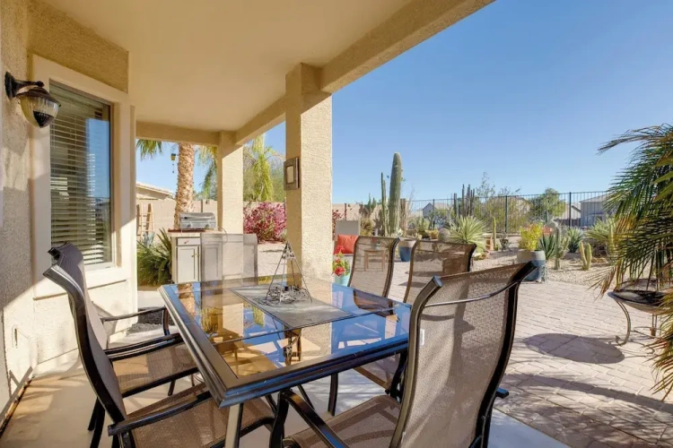 3 Bedrooms Cottage with balcony