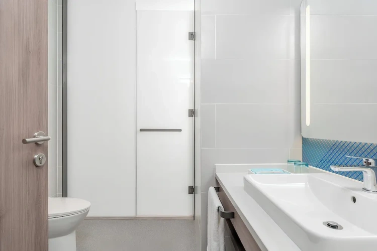 Standard Double room with city view