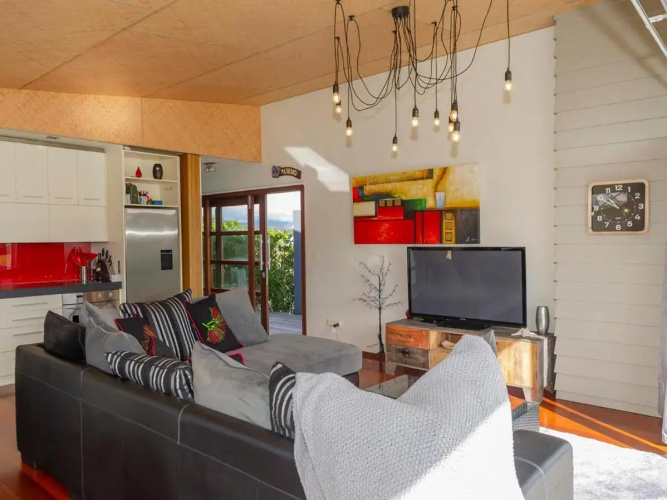 Modpod on The Tee - Matarangi Holiday Home