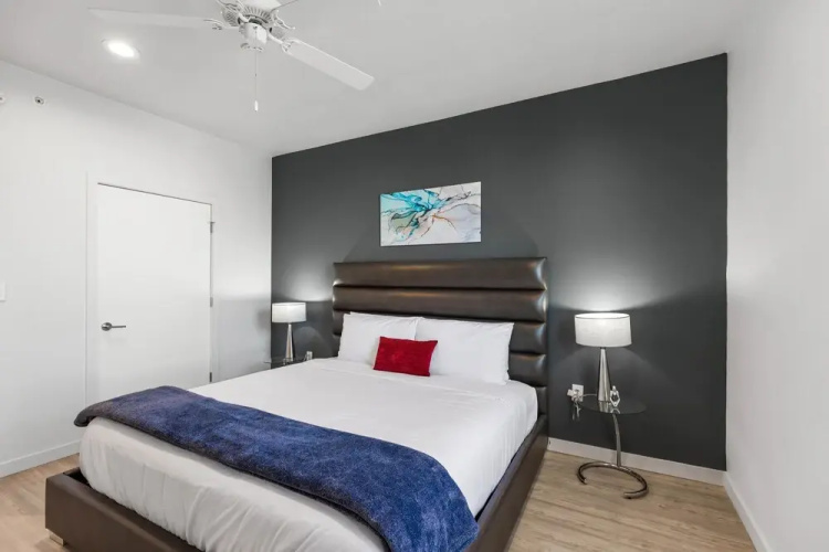 FlatZ 432 Condos By Barsala
