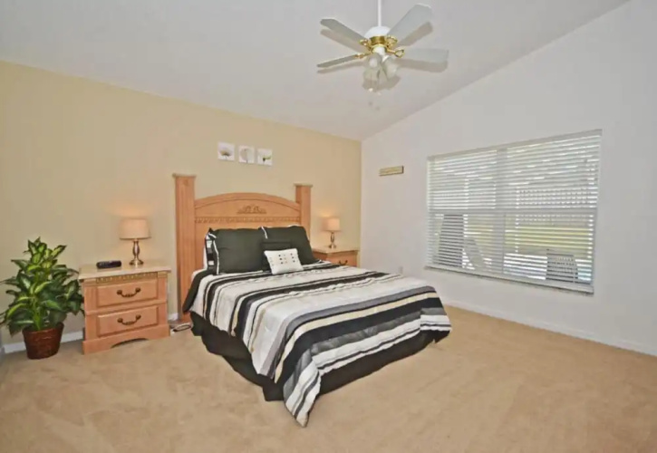Hampton Lakes 215824