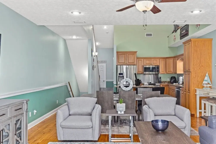 5405 Thomas Drive