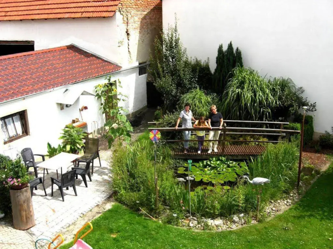 Pension Eichschmid / Röll´n Biergarten