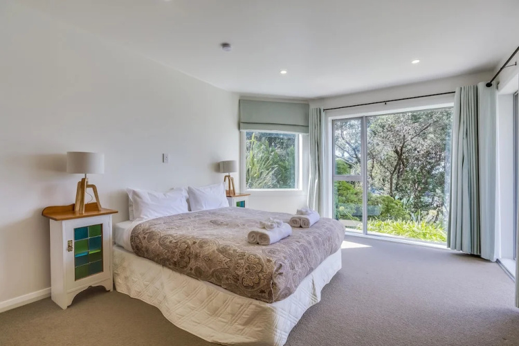Absolute Beachfront Oneroa