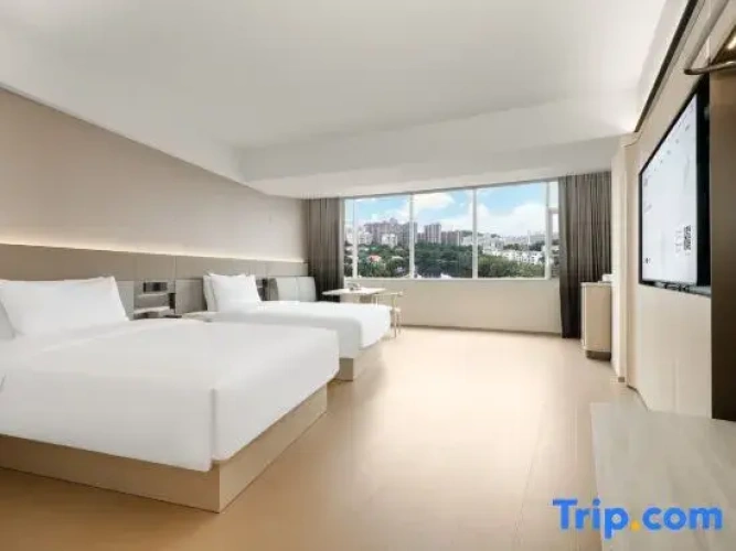 Standard Twin room with lake view
