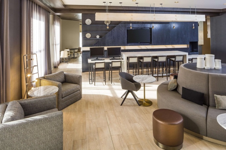 DoubleTree by Hilton Boston Logan Airport Chelsea photo 7