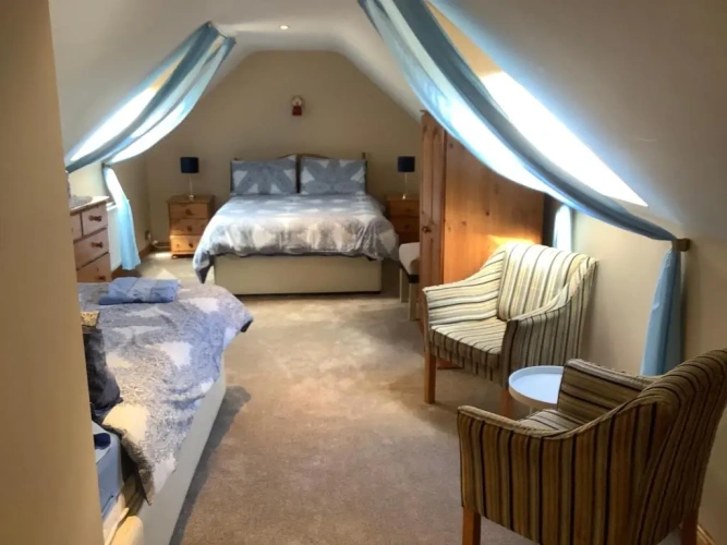 Standard Triple room