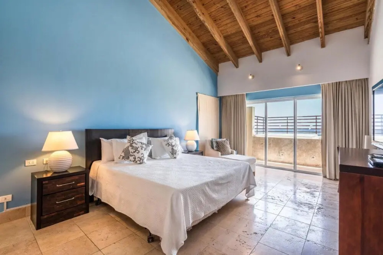 Beachfront w Jacuzzi Sotogrande at Cap Cana