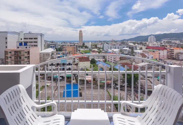 patong 7days hotel premium